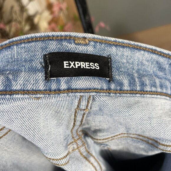 Express Super High Rise Mom Jeans Skinny Jeans Size 2R Distressed Light Wash - Picture 11 of 11
